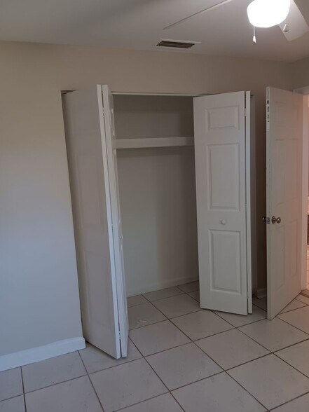 Building Photo - 3/2 Pool home available NOW