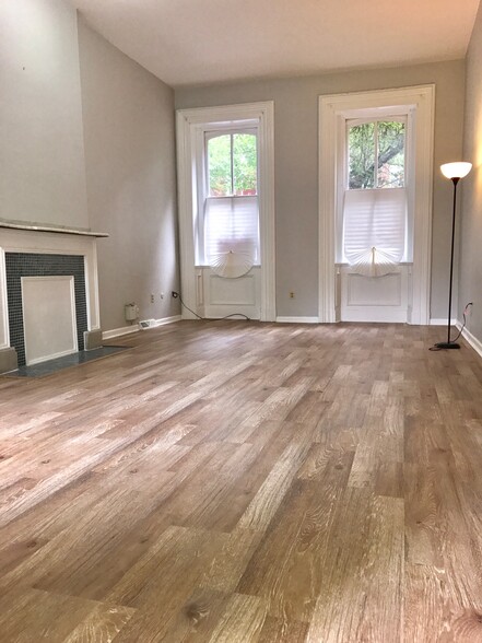 Living Room - 1416 Sheffield St