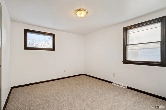 Building Photo - 317 Sundridge Dr