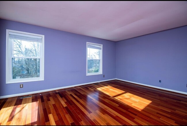 Building Photo - Bright 3 Bedroom Takoma Townhome with Park...