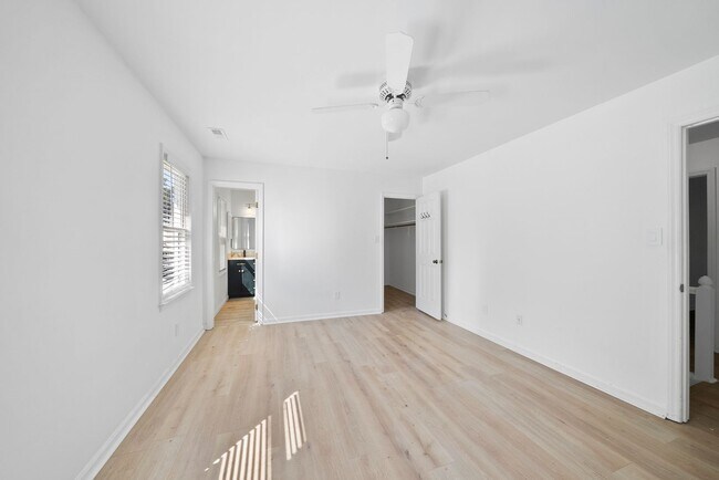 Building Photo - 6108 New Market Way