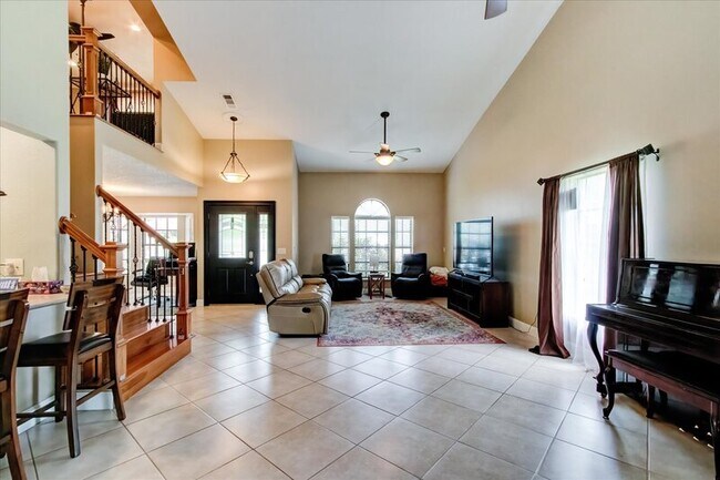 Building Photo - 848 Bucksaw Pl