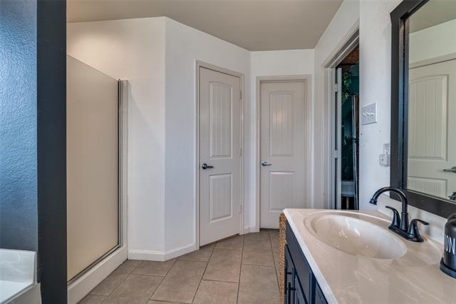 Building Photo - 2050 Lake Trail Dr