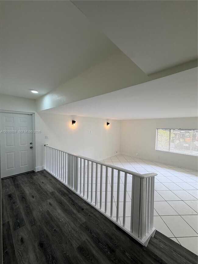 Building Photo - 4705 SW 62nd Ave