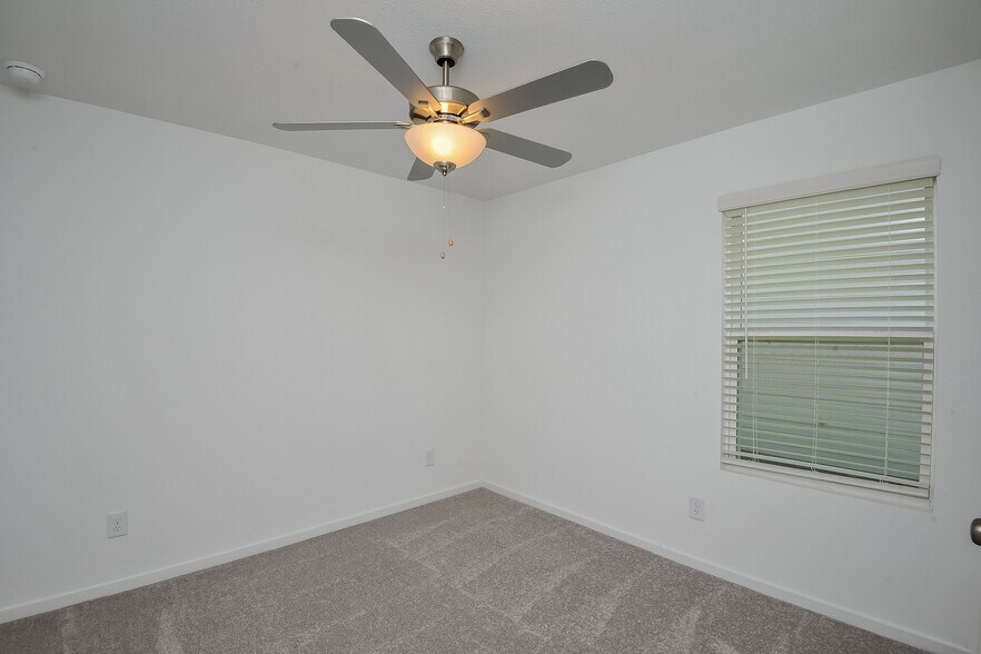 Building Photo - 2760 Mistwood Dr