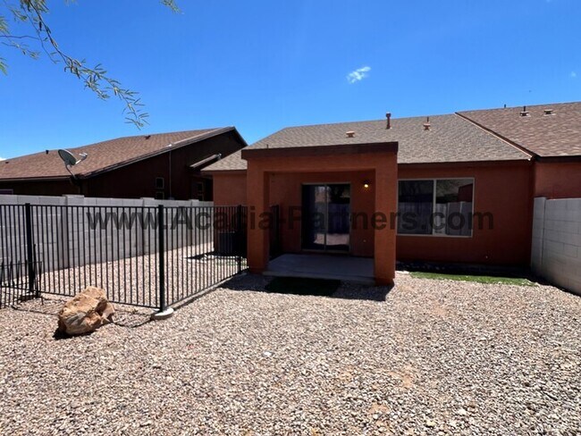 Building Photo - 2BD 2BA in Tres Pueblos w/ Garage & Washer...