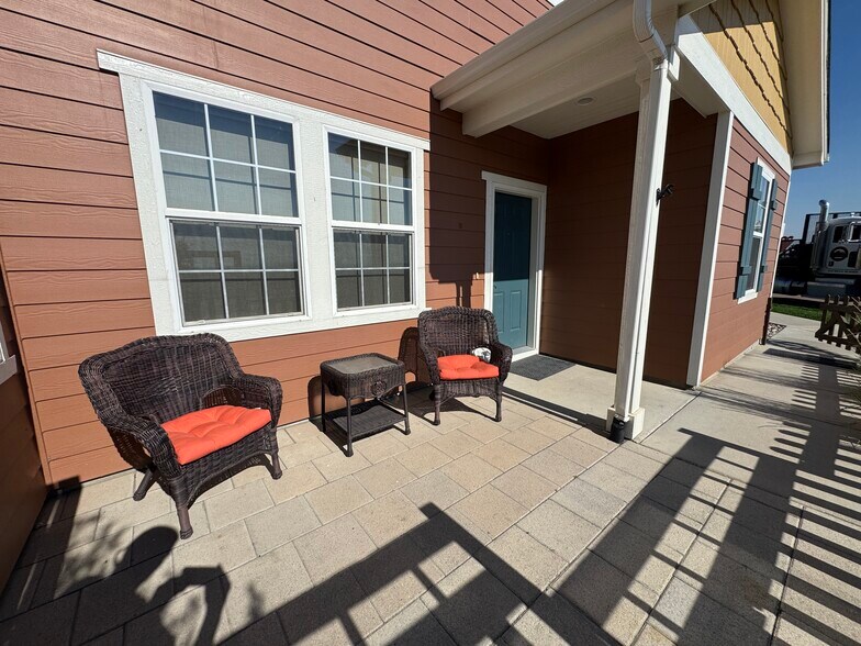 Building Photo - 475 Eclipse Dr