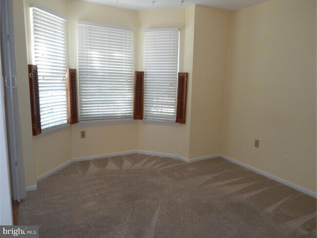 Building Photo - 106 Pinewood Dr