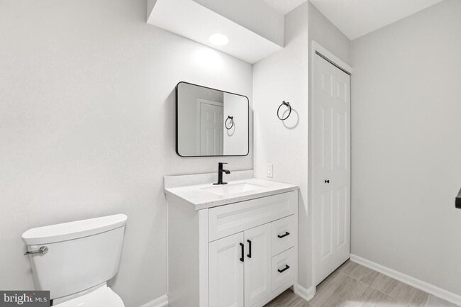 Building Photo - 405B Mulberry Cove