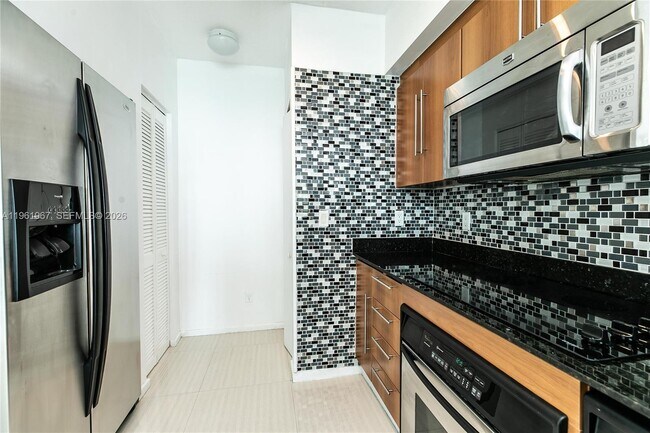 Building Photo - 325 S Biscayne Blvd