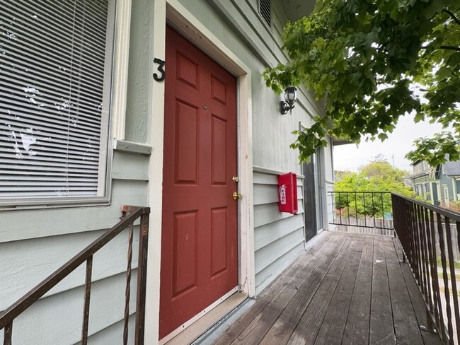 Primary Photo - 1441 B St