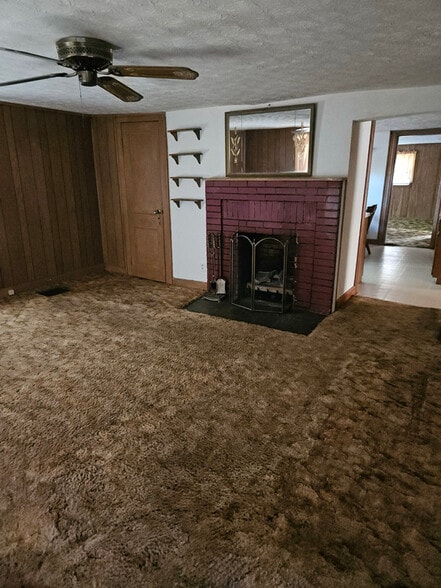 Building Photo - 7035 Hwy 1643