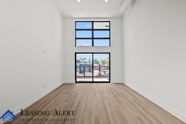 Building Photo - 5617 Klump Ave