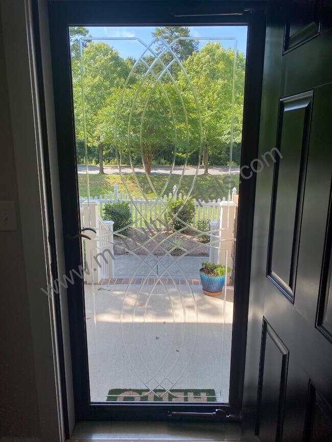 Building Photo - 4221 Courtly Ln