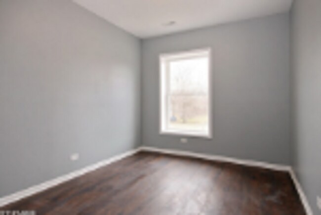 Building Photo - 7311 S Stewart Ave