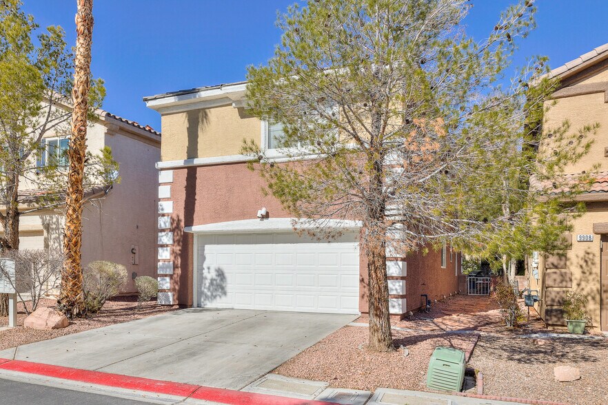 Building Photo - 9912 Via Toro Ave
