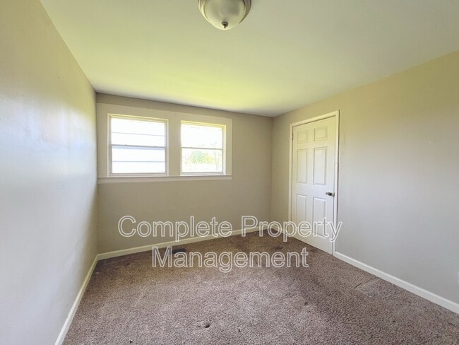 Building Photo - 3625 Grasselli Ave SW