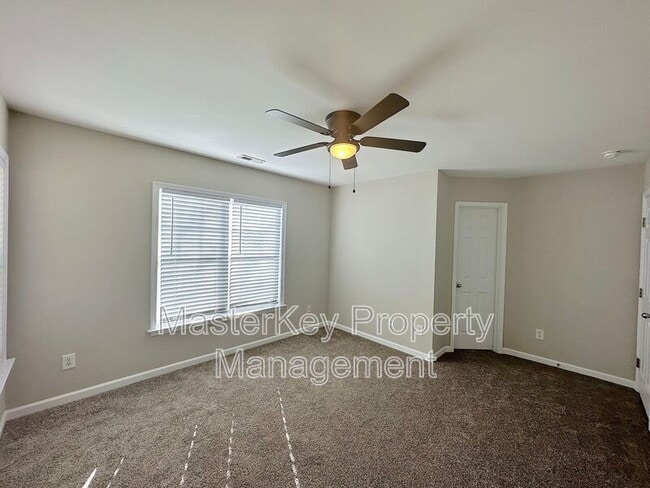 Building Photo - 631 Elm Ave