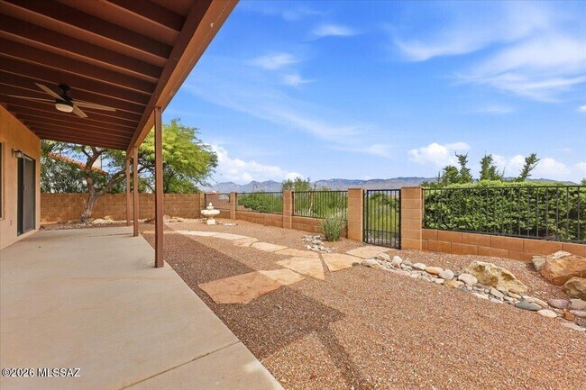 Building Photo - 10961 E Siskin Pl