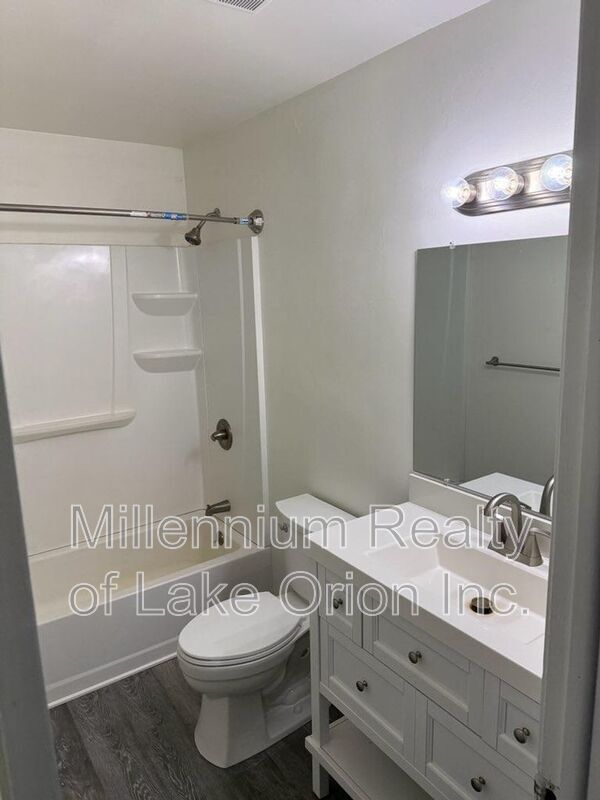 Building Photo - 80 Myron St