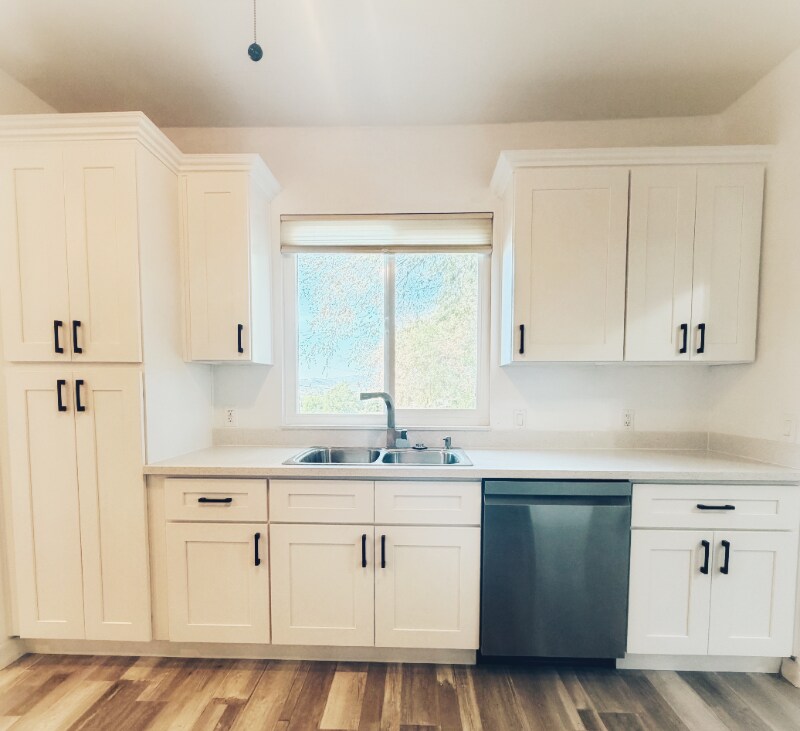 Building Photo - 1134 E 5th Ave