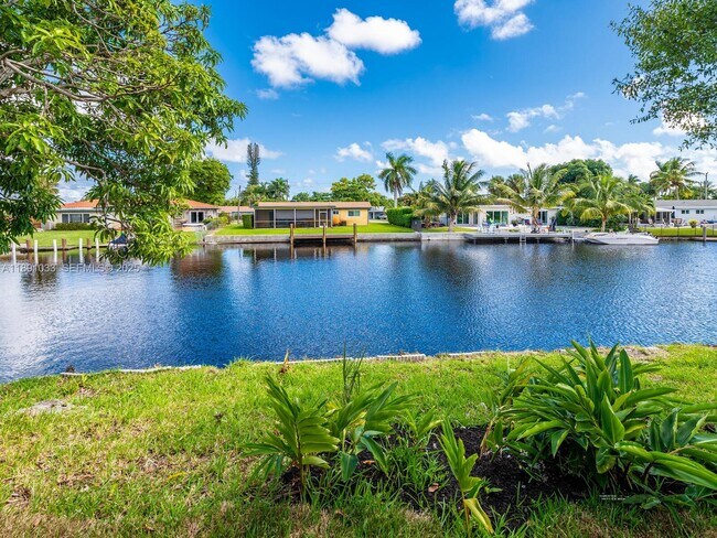 Building Photo - 2856 NW 10th Ave