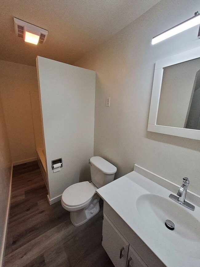 Building Photo - 317 Chute St