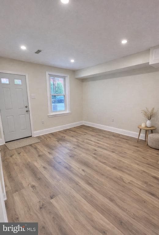 Building Photo - 22 Maple St