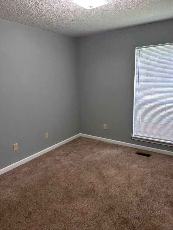 Building Photo - 6927 Brittany Ln