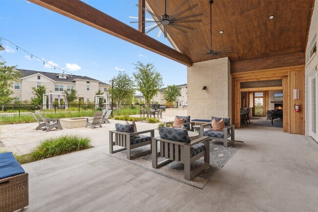 Building Photo - 1101 Halsey Dr