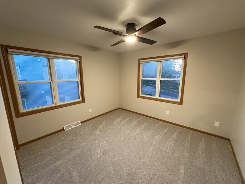 Building Photo - 2046 Cliff Alex Ct S