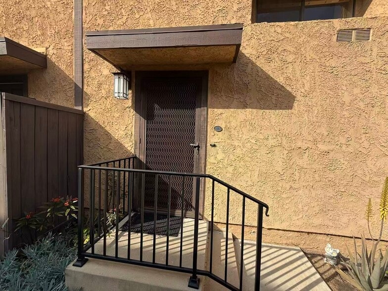 Building Photo - 104 N Wilson Ave