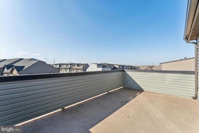 Building Photo - 14032 Sunrise Valley Dr