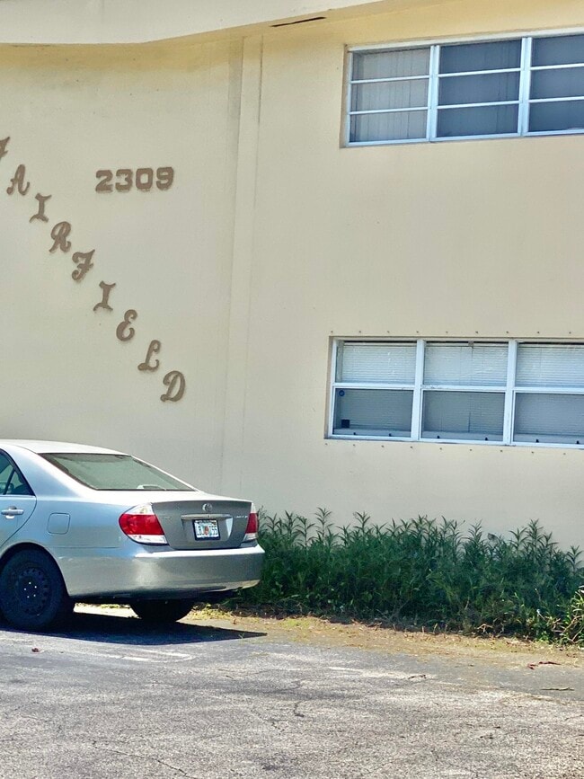 Building Photo - 2303 S Federal Hwy