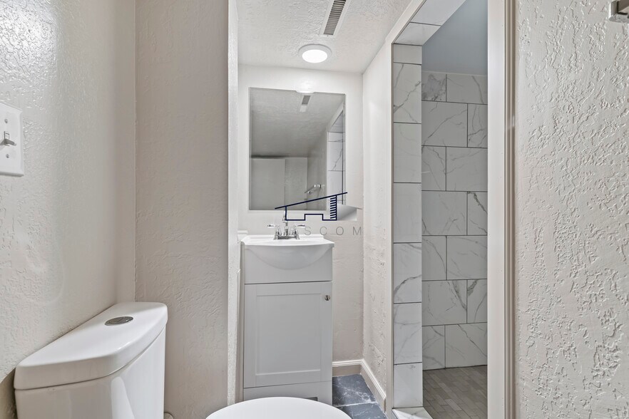 Building Photo - 138 Lynnwood Dr