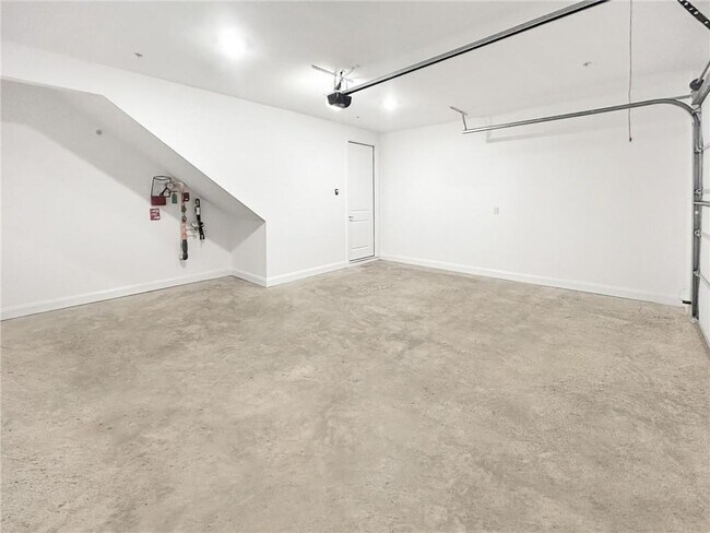 Building Photo - 403 Burgundy Wy