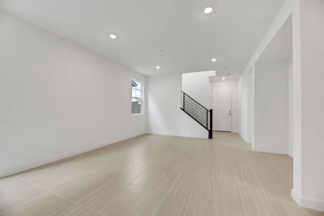 Building Photo - 4-Bedroom Home in Inspirada