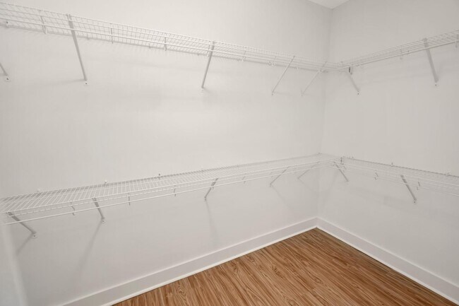 Building Photo - 650 E Brooklyn Vlg Ave