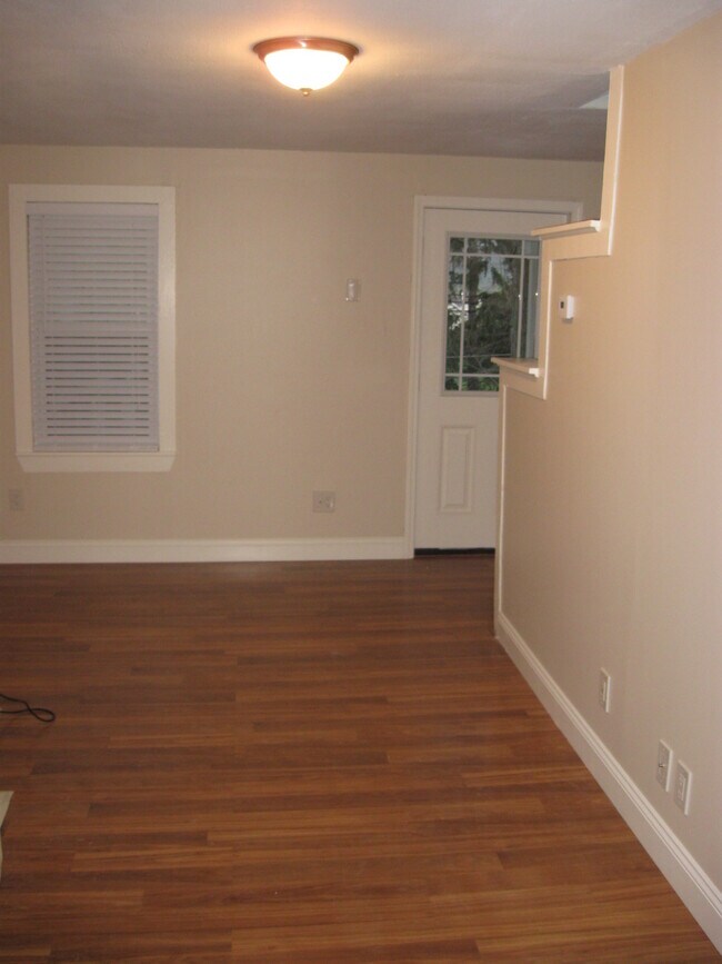 Building Photo - 236 Beartown Rd