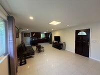 Building Photo - 3346 Kanaina Ave