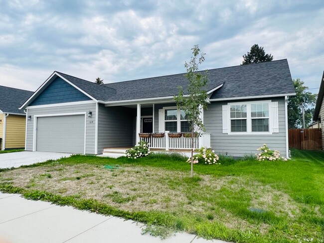 Primary Photo - Newer Home - 3 Bedroom - 2 Bath - Hamilton