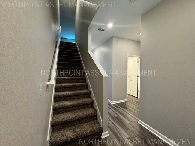 Building Photo - "SEPTEMBER MOVE IN SPECIAL: $500 off on 2n...