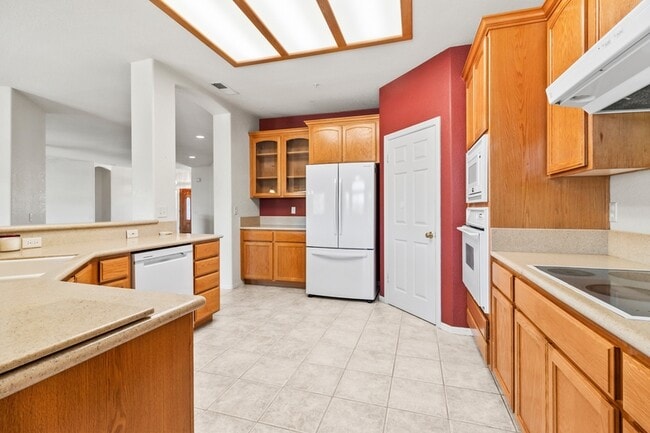 Building Photo - 15543 Vista Vicente Dr