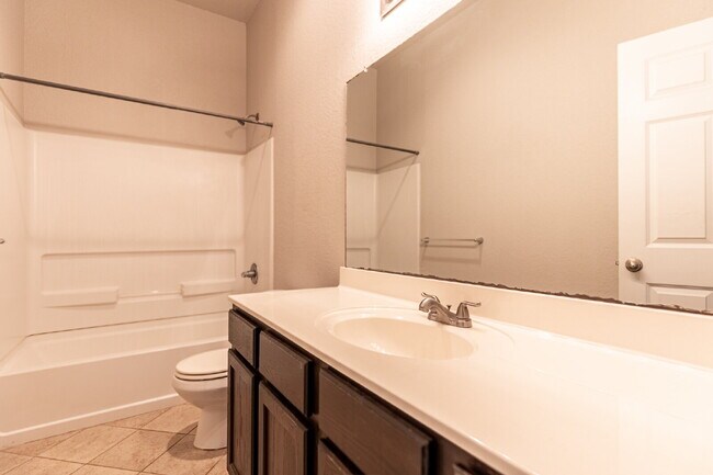 Building Photo - 9802 Vandenberg Way