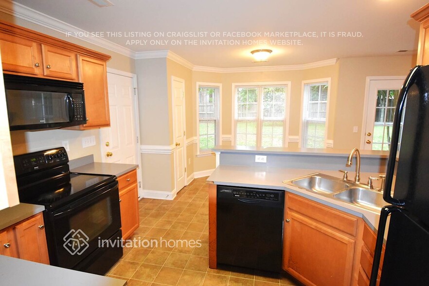 Building Photo - 9203 High Rock Dr