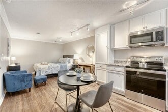 Building Photo - 136 River Walk