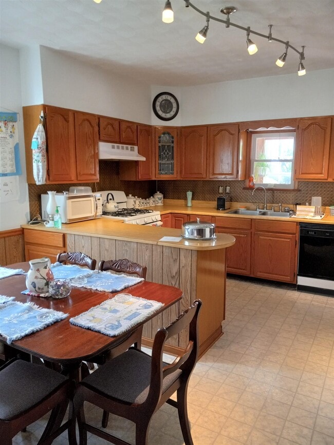 Building Photo - 1163 Keezletown Rd