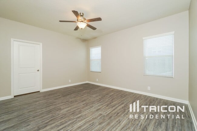 Building Photo - 14640 Maple Terrace San Antonio TX