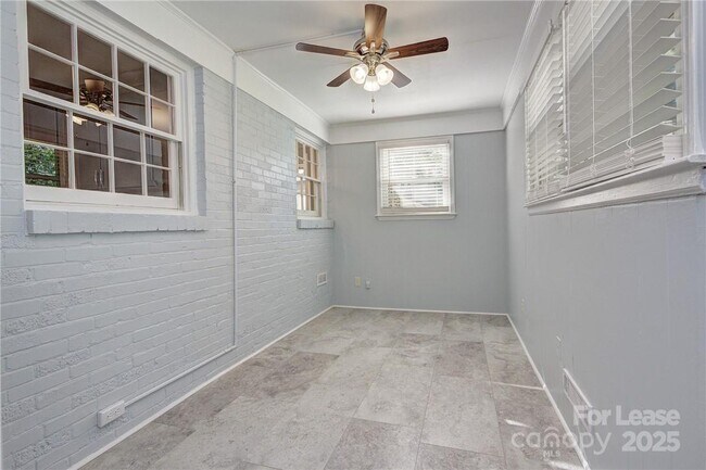 Building Photo - 308 Seneca Pl