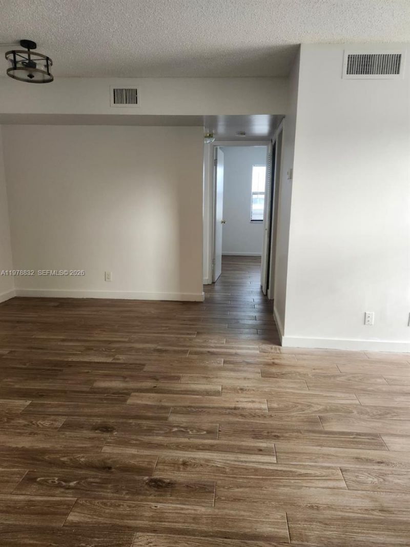 Building Photo - 10037 Winding Lake Rd